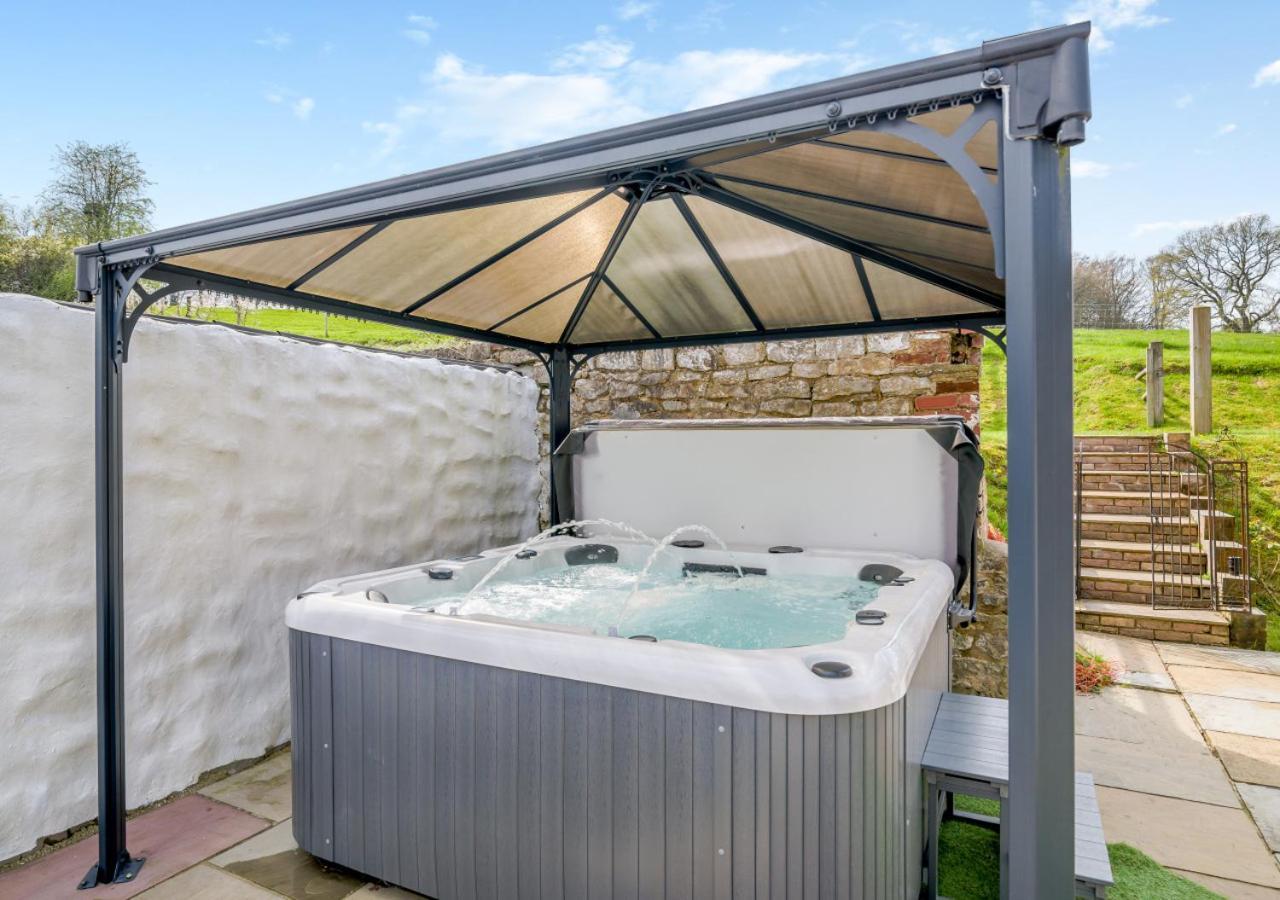 Usk Barn Apartment Llanbadoc ภายนอก รูปภาพ