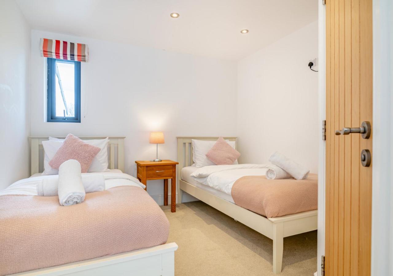 Usk Barn Apartment Llanbadoc ภายนอก รูปภาพ